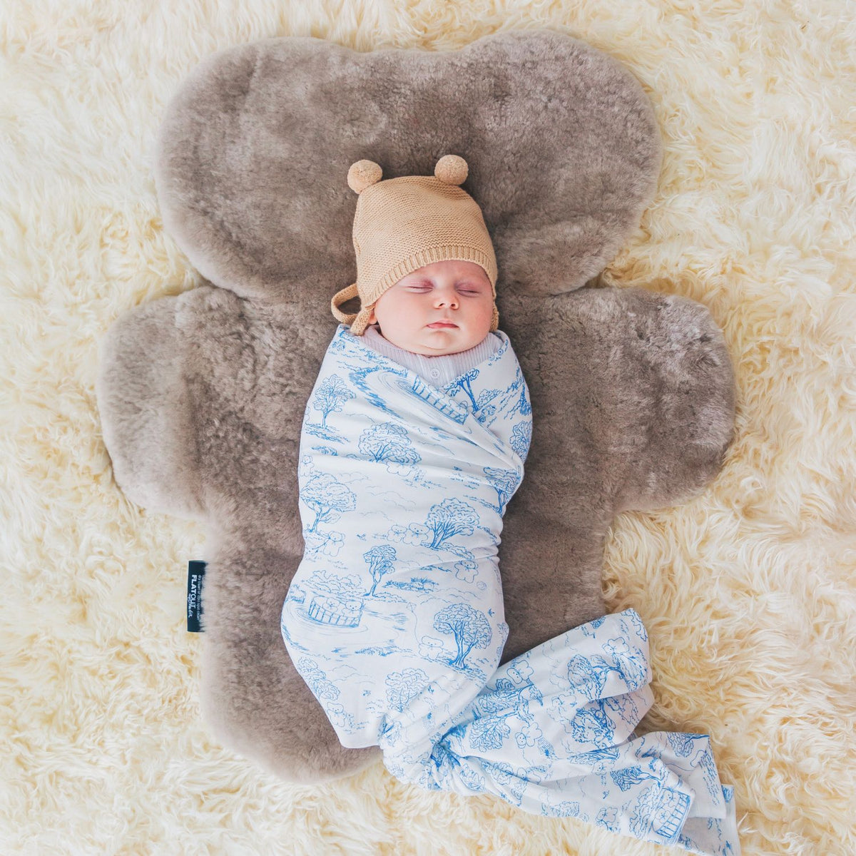FLATOUTbear Rug - Latte